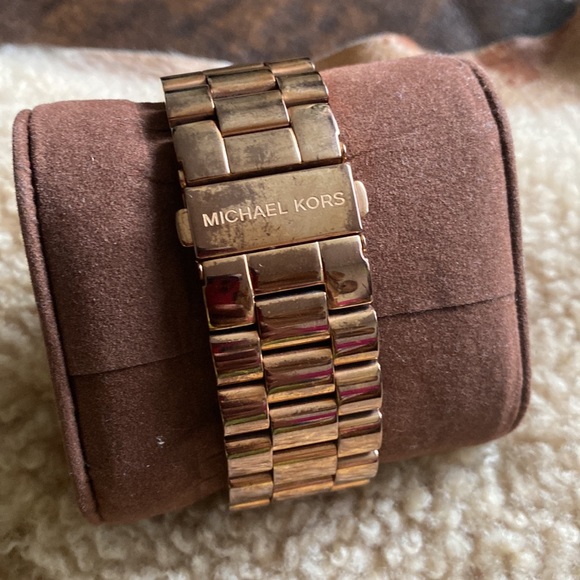 Michael Kors Women\'s Runway Rose Gold-Tone Watch MK5661